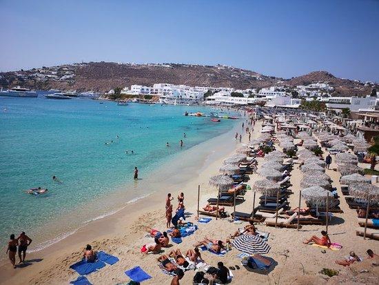 Ιστιοπλοΐα κοντά στην παραλία